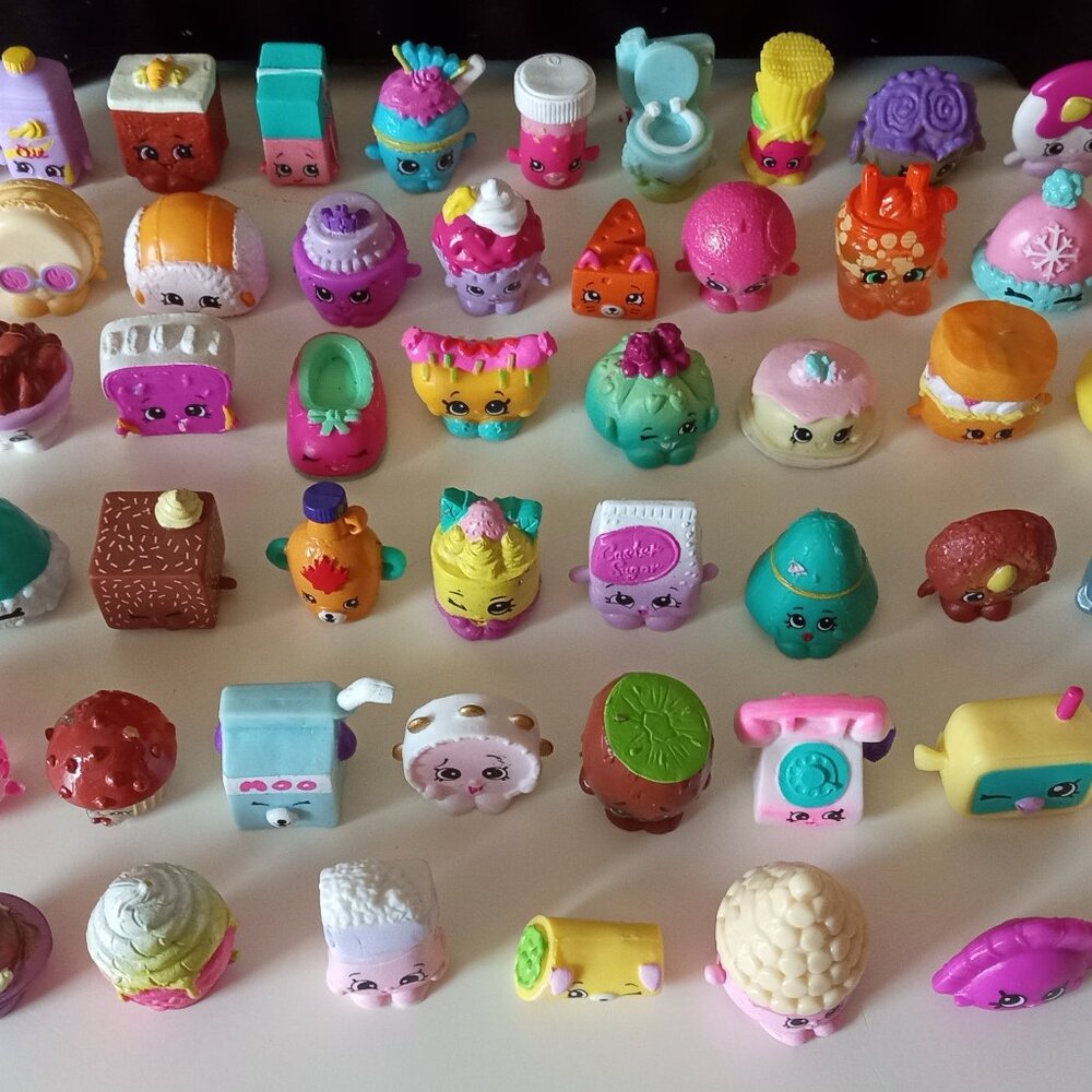 Shopkins Bulk Pre-owned 50+ Minifigure Blind Bag Toys